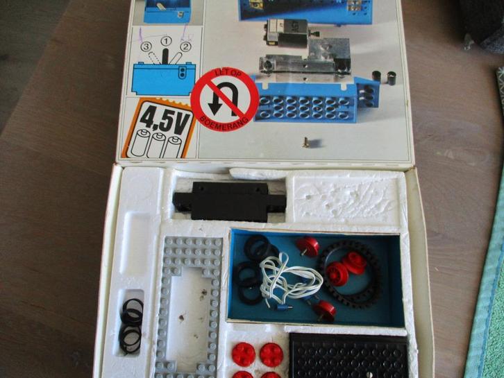 lego Set 103 4,5 volt motor met accubak, draden en wielen, Kinderen en Baby's, Speelgoed | Duplo en Lego, Gebruikt, Lego, Complete set