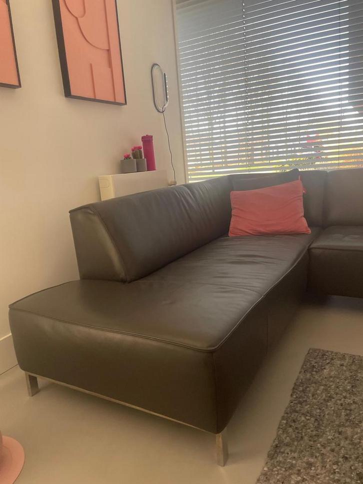 Grijs lederen 2,5 zitsbank met dormeuse van Montel, Huis en Inrichting, Banken | Sofa's en Chaises Longues, Gebruikt, Vierpersoons of meer