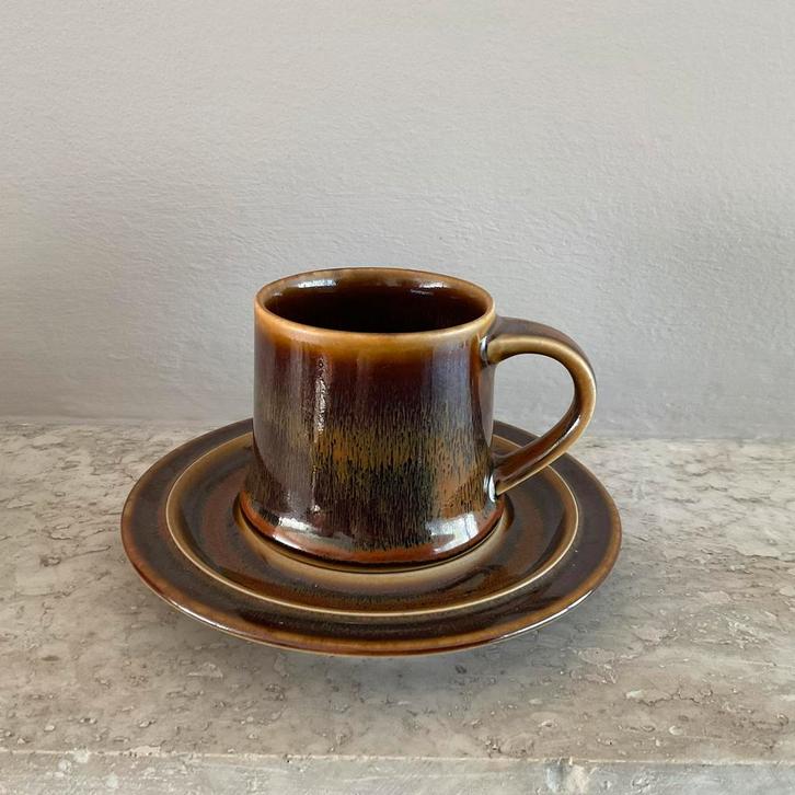 Vintage Kop en Schotel - Bruin Keramiek, Antiek en Kunst, Antiek | Servies los, Ophalen of Verzenden