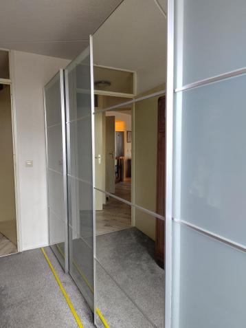 IKEA PAX DUBBELE KLEDINGKAST MEHAMN/AULI GLAS/SPIEGEL - afbeelding 1