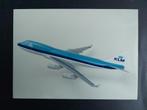 Kleurenfoto van een model van de KLM Boeing 747 (F945), Verzamelen, Luchtvaart en Vliegtuigspotten, Ophalen of Verzenden, Zo goed als nieuw