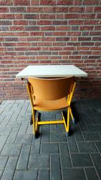 Een super leuke school stoel + school tafel., Ophalen, Gebruikt, Bureau