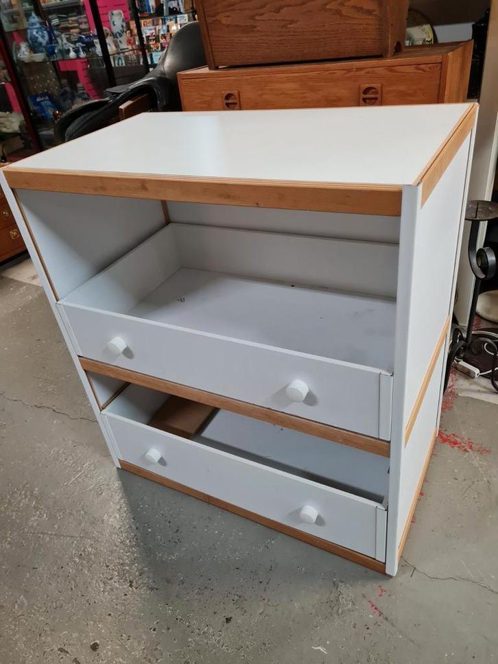 Witte commode met houten accenten, Kinderen en Baby's, Kinderkamer | Commodes en Kasten, Gebruikt, Commode, 90 tot 105 cm, Minder dan 75 cm