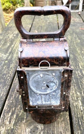 Leuke Wehrmacht Bakelite Einheitslaterne - bakeliet beschikbaar voor biedingen