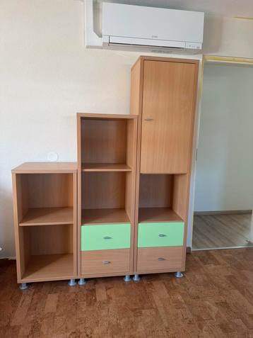 3 kasten hout/groen  beschikbaar voor biedingen