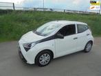 Toyota Aygo Toyota ayco 1.0 benzine 5 deurs airco 74.000km e, Auto's, Voorwielaandrijving, Gebruikt, Euro 6, 4 stoelen