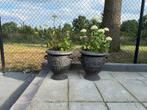 TE KOOP gietijzeren bloempotten 2 stuks, Ophalen, Gebruikt, Rond, Minder dan 25 cm