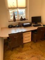 Gratis Mooie nette bureau met lade kastje en twee stoelen, Ophalen, Zo goed als nieuw
