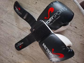 Bokshandschoenen 8 oz beschikbaar voor biedingen
