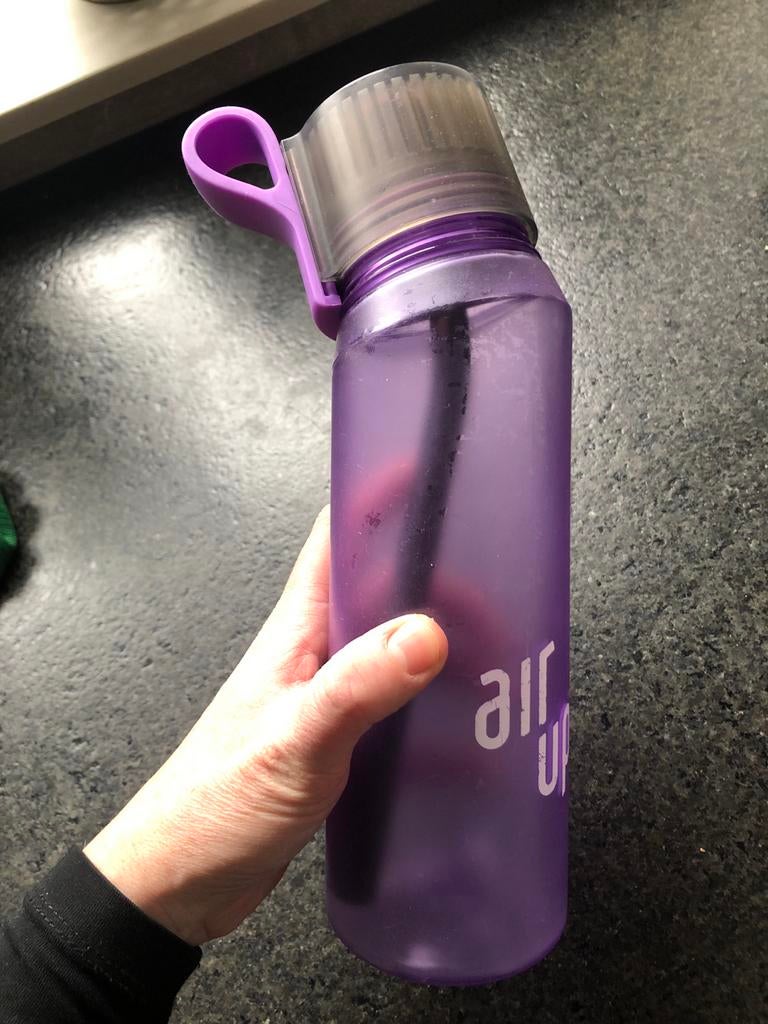 Paarse Air Up drinkfles - Gebruikt, Sport en Fitness, Bidons, Ophalen of Verzenden, Gebruikt