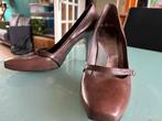 Hugo Boss pumps mt 41, Kleding | Dames, Schoenen, Pumps, Bruin, Ophalen of Verzenden, Zo goed als nieuw