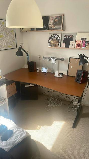 Bureau 90x180 beschikbaar voor biedingen