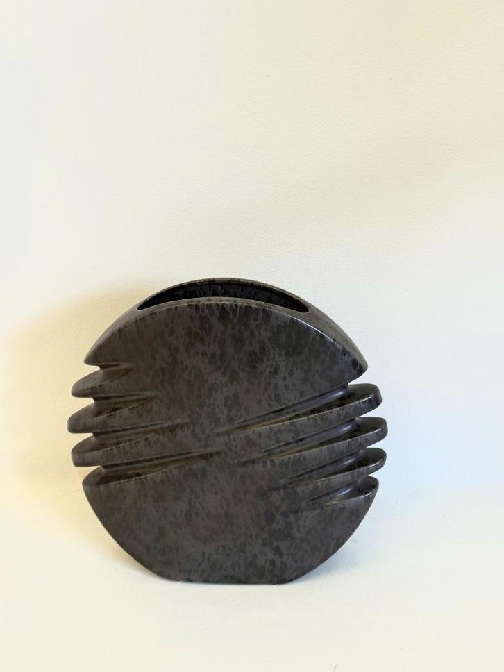 keramieke vaas van Nereo Boaretto in donkergrijs, Huis en Inrichting, Woonaccessoires | Vazen, Overige kleuren, Minder dan 50 cm