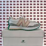 New Balance 327 Casablanca Munsell White/Green | EU 41,5, New Balance, Wit, Ophalen of Verzenden, Sneakers of Gympen