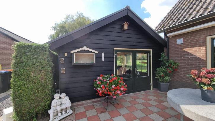 Zwart houten tuinhuis met screens, Tuin en Terras, Tuinhuizen, Gebruikt, Ophalen