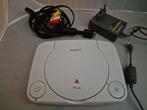PlayStation 1 slim met originele kabels, zonder controller, Ophalen of Verzenden, Zo goed als nieuw, Zonder controller