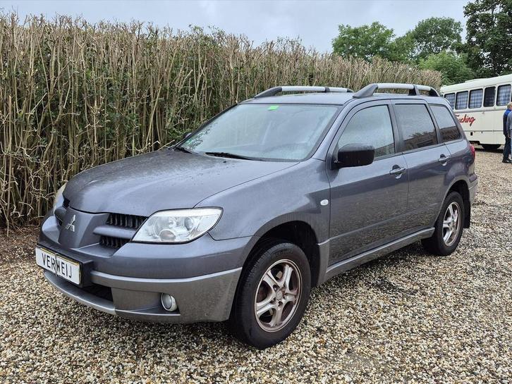 MITSUBISHI Outlander 2.0 2WD Invite | Airco | Elek. Pakket |, Auto's, Mitsubishi, Bedrijf, Te koop, Outlander, ABS, Airbags, Airconditioning