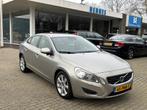 Volvo S60 2.0T 270pk Leder Xenon Driver Support Stoelverwarm, Auto's, Volvo, Euro 5, Beige, 4 cilinders, S60