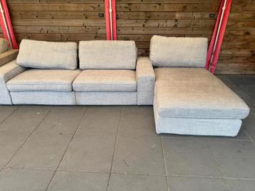 Grijze IKEA Kivik driezitsbank met longe chair - afbeelding 1