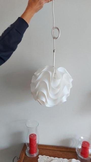 Mooie witte lamp doorsnede ongeveer 30 cm beschikbaar voor biedingen
