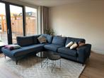 Donkerblauwe hoekbank 5pers (lounge links), Kick, 2 jaar oud, Huis en Inrichting, Banken | Bankstellen, Ophalen, 250 tot 300 cm