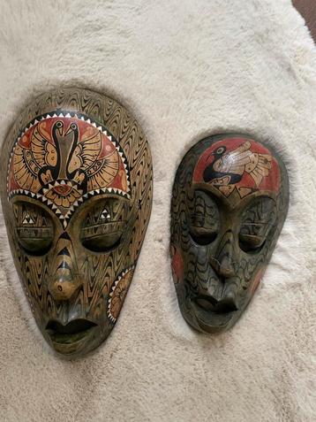 Twee Afrikaanse Maskers beschikbaar voor biedingen