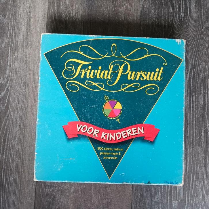 Nr 28) Trivial Pursuit voor kinderen, Hobby en Vrije tijd, Gezelschapsspellen | Bordspellen, Zo goed als nieuw, Ophalen of Verzenden