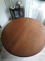 ronde eettafel notenhout met 4 stoelen. Conditie is gebruik,, Antiek en Kunst, Antiek | Meubels | Tafels, Ophalen of Verzenden
