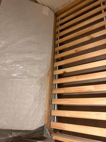 IKEA Bed 90x200 + Lattenbodem + Nieuwe Topper - afbeelding 7