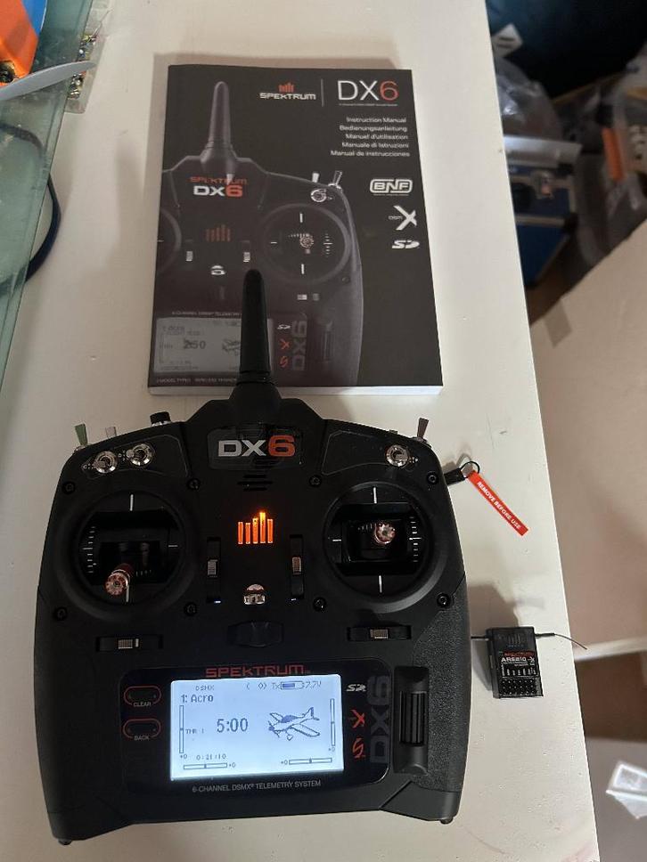 Spektrum dx6 v2, met ontvanger, Hobby en Vrije tijd, Modelbouw | Radiografisch | Vliegtuigen, Zo goed als nieuw, Ophalen