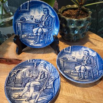 Blauwe Wedgwood schoteltjes. 2x Huntsman en 1 X gamekeeper beschikbaar voor biedingen