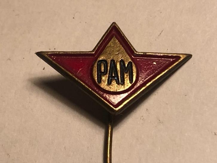 Metalen PAM OLIEMERK Speld (Rood/Blauw/Messingkleur)., Verzamelen, Speldjes, Pins en Buttons, Zo goed als nieuw, Speldje of Pin