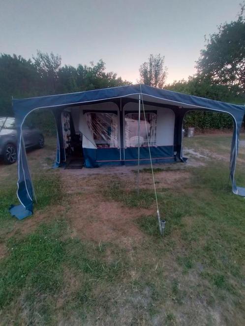 Hylander Caravan 410, Caravans en Kamperen, Caravans, Particulier, 750 - 1000 kg, Standaardzit, Overige merken, 2 aparte bedden