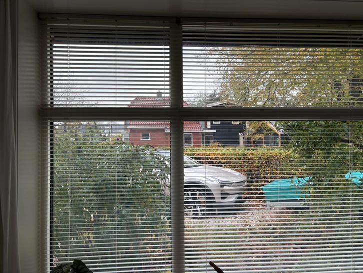 3 zgan Veneta luxaflex ( ral 9010) div maten, Huis en Inrichting, Stoffering | Gordijnen en Lamellen, Zo goed als nieuw, Ophalen of Verzenden