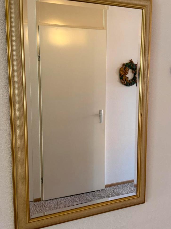 Gouden Spiegel - Mooie Wanddecoratie, Huis en Inrichting, Woonaccessoires | Spiegels, Zo goed als nieuw, 50 tot 75 cm, 100 tot 150 cm