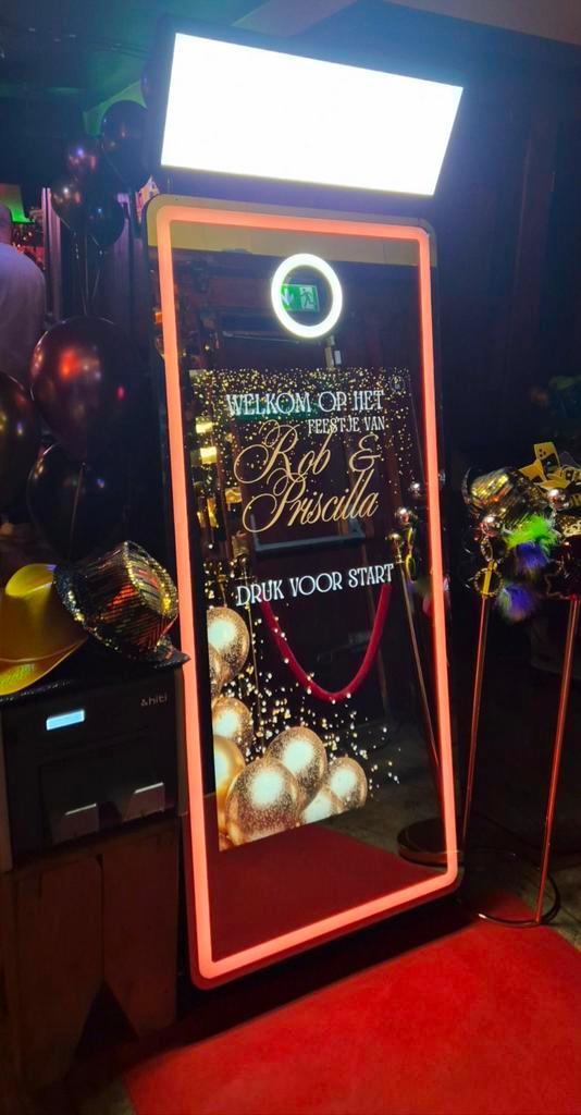 Luxe mirror photobooth huren incl onbeperkte prints en meer!, Hobby en Vrije tijd, Feestartikelen | Verhuur, Nieuw, Overige, Ophalen of Verzenden