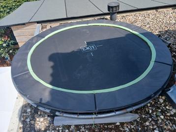 Trampoline op poten, dus niet ingegraven  beschikbaar voor biedingen
