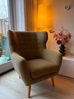 Oorfauteuil donkergeel/bruin gemêleerd, Huis en Inrichting, Fauteuils, Ophalen, Hout, Gebruikt, 75 tot 100 cm