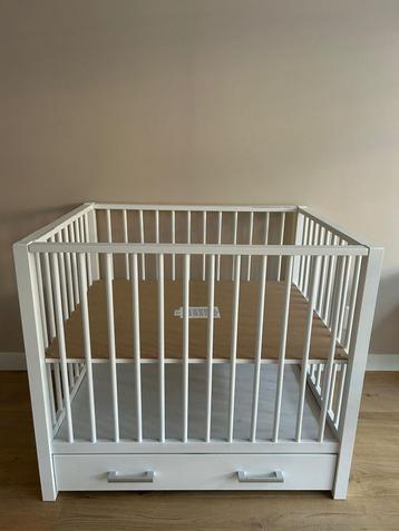Box met lade beschikbaar voor biedingen