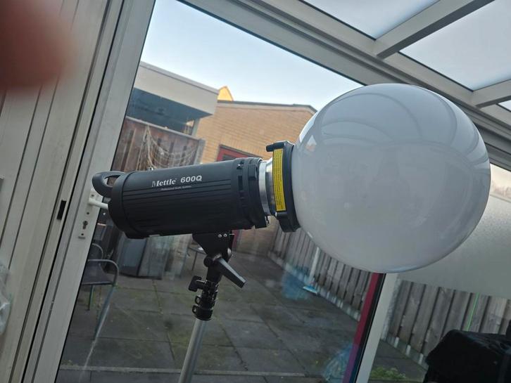 2x Studioflitsers, Audio, Tv en Foto, Fotografie | Fotostudio en Toebehoren, Gebruikt, Lamp of Flitsset, Ophalen of Verzenden