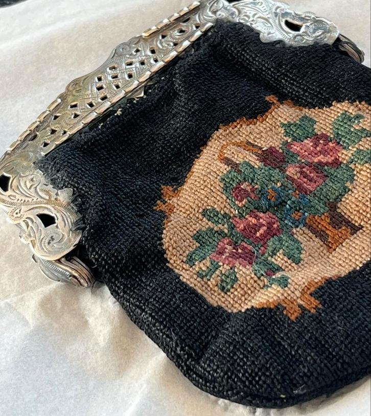 Antieke zilveren beurs 1871 meerdere keuren, Antiek en Kunst, Antiek | Goud en Zilver, Verzenden