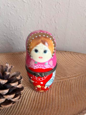 Matroesjka Potje beschikbaar voor biedingen