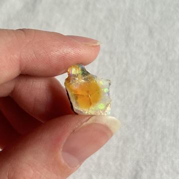 Welo opaal uit Ethopië beschikbaar voor biedingen