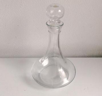 Karaf, glas, ouderwets zgan beschikbaar voor biedingen