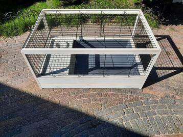 Te koop zeer net konijnenhok  beschikbaar voor biedingen