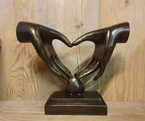 2 HANDEN HARTMAKEND / Bronzen beeld, Antiek en Kunst, Kunst | Beelden en Houtsnijwerken, Ophalen of Verzenden