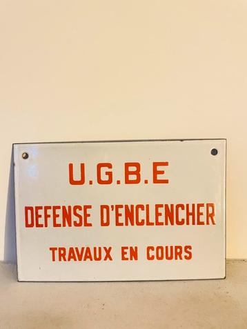 Vintage Frans bord. Emaille bord. Defensie d’enclencher beschikbaar voor biedingen