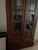 Houten vitrinekast met glas en lade, Huis en Inrichting, Gebruikt, 100 tot 150 cm, Ophalen of Verzenden, Met lade(s)