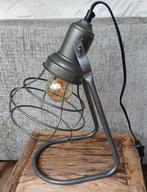 Industriële vintage tafellamp staal Hector Kwantum, Ophalen of Verzenden, Gebruikt, Metaal, Minder dan 50 cm