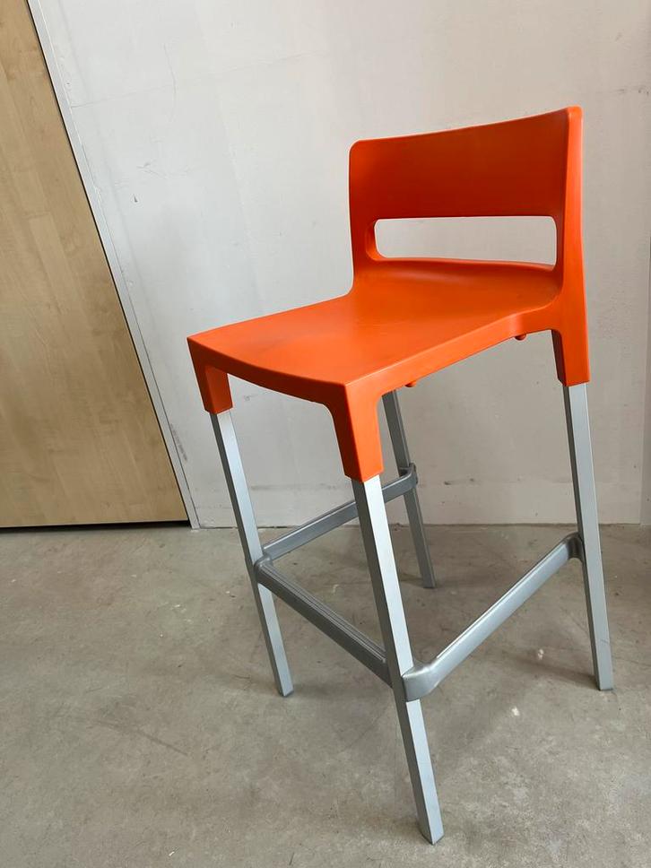 S-CAB Kruk  Divo Oranje, Huis en Inrichting, Barkrukken, Gebruikt, 60 tot 90 cm, Kunststof, 5 krukken of meer, Met voetsteun, Ophalen